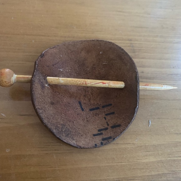 Boho Circle Hand Tooled Leather Floral Hair Slide Barrette/ unique Wood-stick - Picture 5 of 6